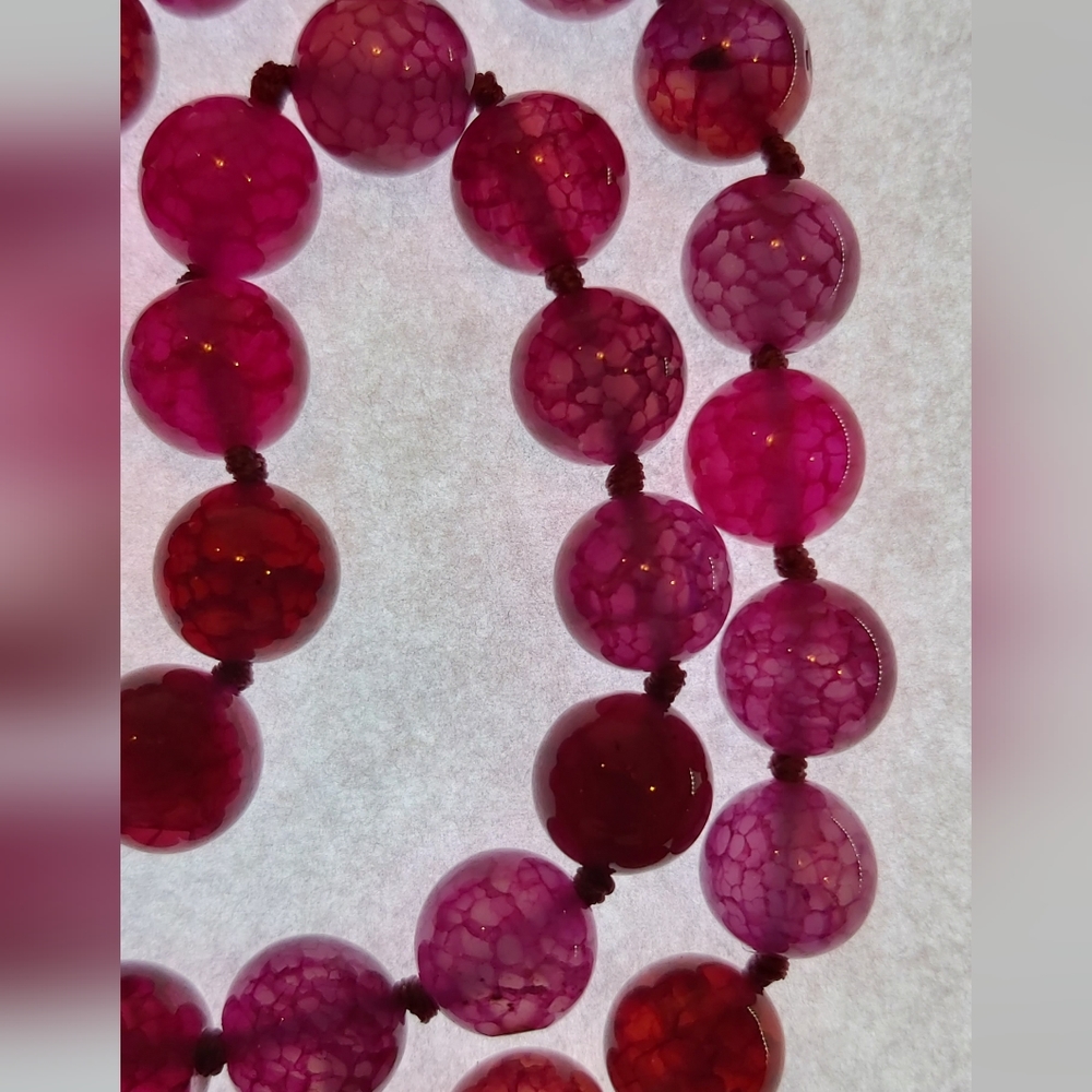 18" Fusia Dragon's Vein Agate Necklace